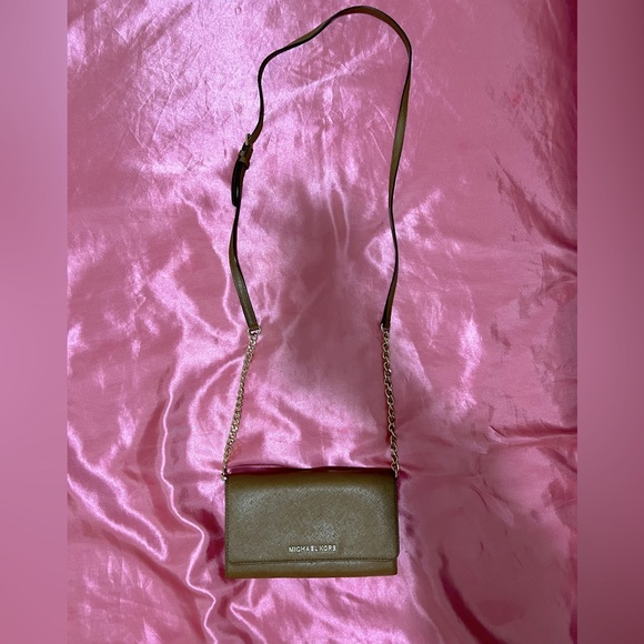 Michael Kors crossbody brown camel colour - Picture 1 of 7